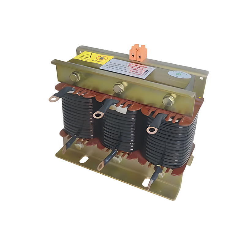 كيف تعمل قواطع الدائرة الكهربائية العالمية الذكية على تحويل إدارة الطاقة الصناعية